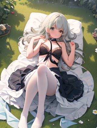 深邃夏夜的礼服：黑色吊带连衣裙